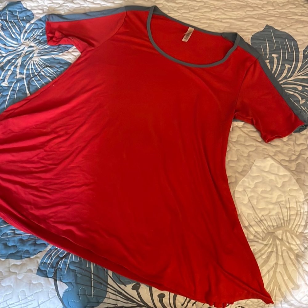 LuLaRoe Perfect T